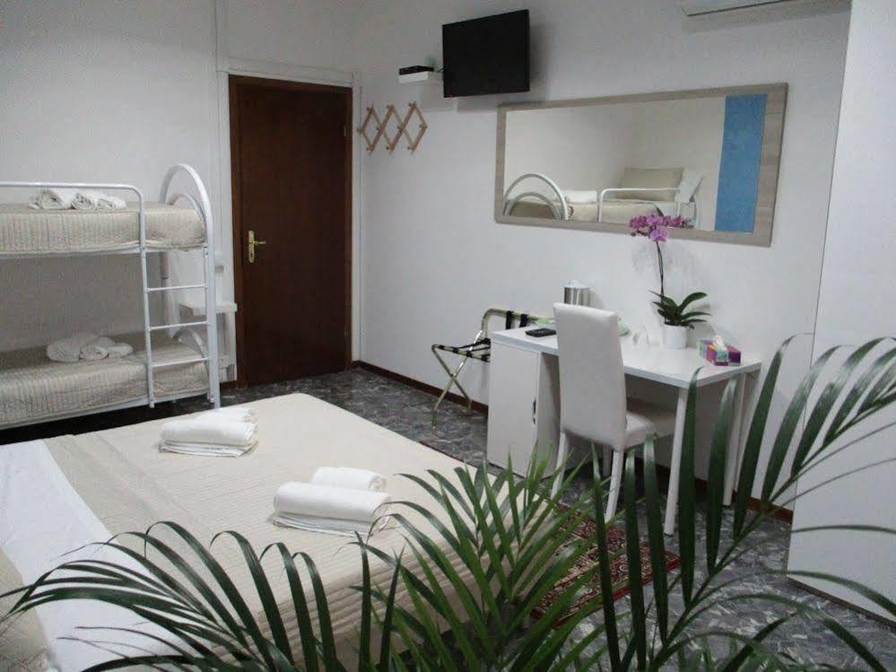 Maxim Rooms โรม ภายนอก รูปภาพ