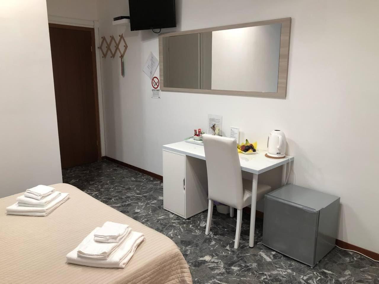 Maxim Rooms โรม ภายนอก รูปภาพ