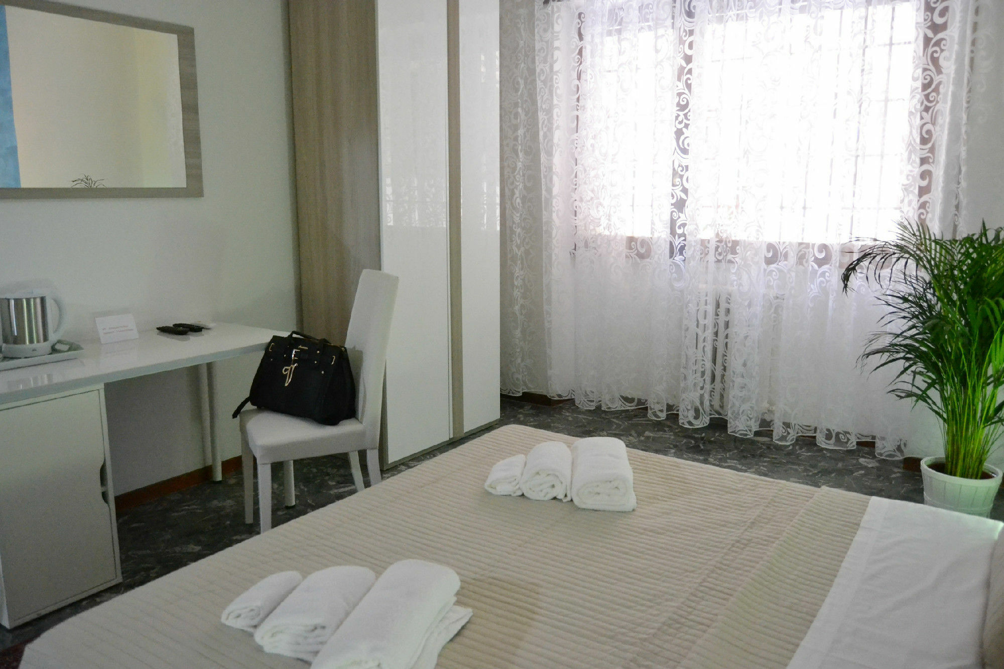Maxim Rooms โรม ภายนอก รูปภาพ