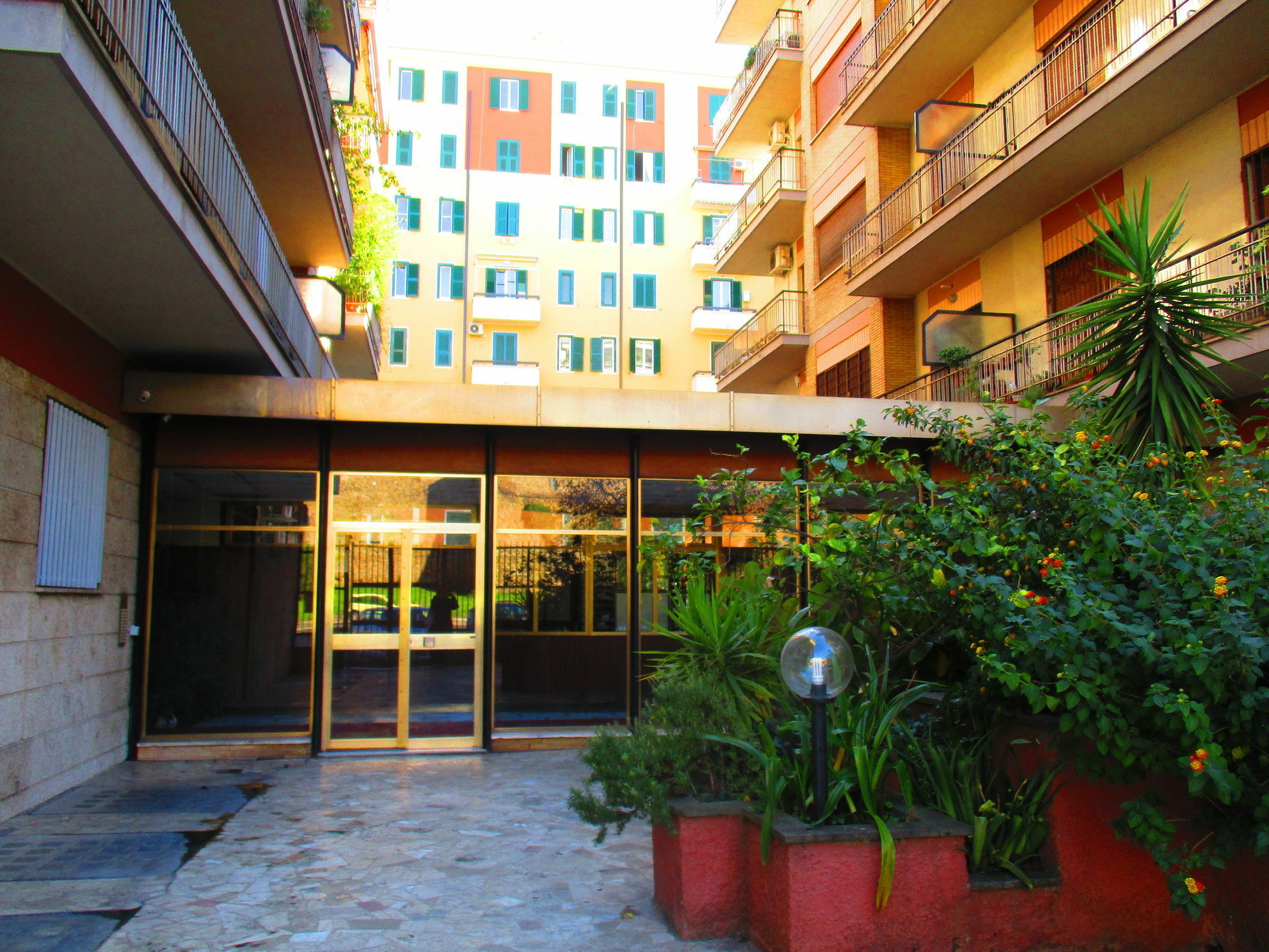 Maxim Rooms โรม ภายนอก รูปภาพ